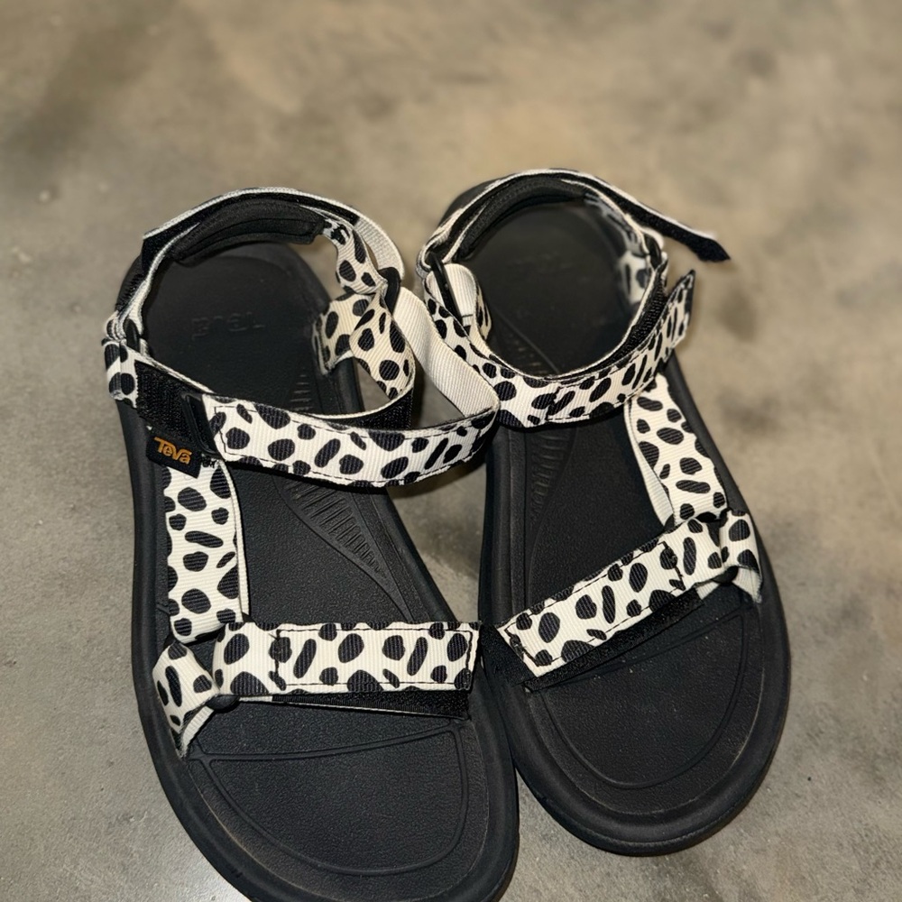 Women's Teva’s